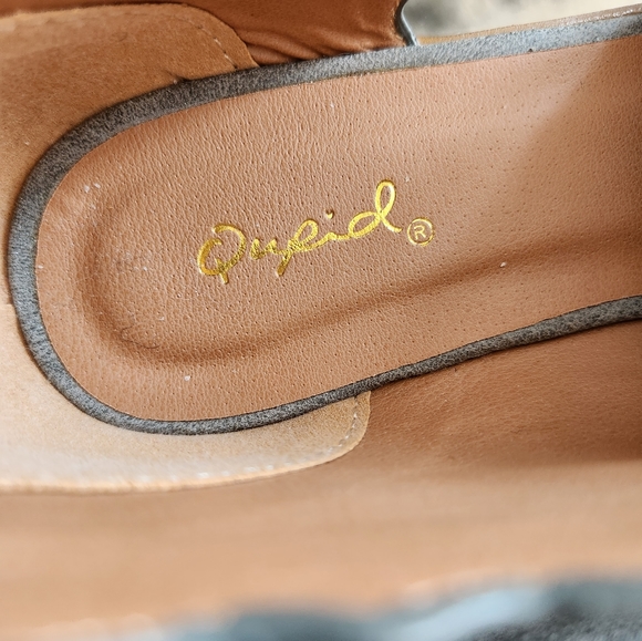 Shoes - Picture 5 of 6